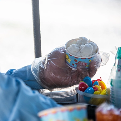 HEALTHCARE From grab-and-go novelties to scooping tubs, Dreyer’s has the right format for your healthcare operation.