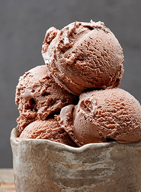 Sweet Finale: Premium Ice Cream Pairings That Elevate Every Dessert End every meal on a high note—with desserts that taste as good as they look! It’s been proven time and time again: adding a super-premium scoop of ice cream to a baked dessert not only delights guests but also adds an average of $2 to each plate. Whether it’s à la mode or over the top, the right sweet finish can drive both satisfaction and sales.